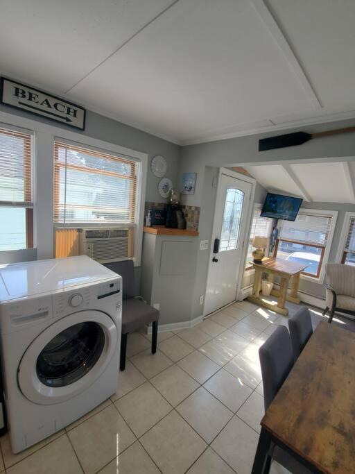 Beachy Bay Breeze Bungalow 2Br With Parking And Close To Many Amenities. West Haven Exterior foto