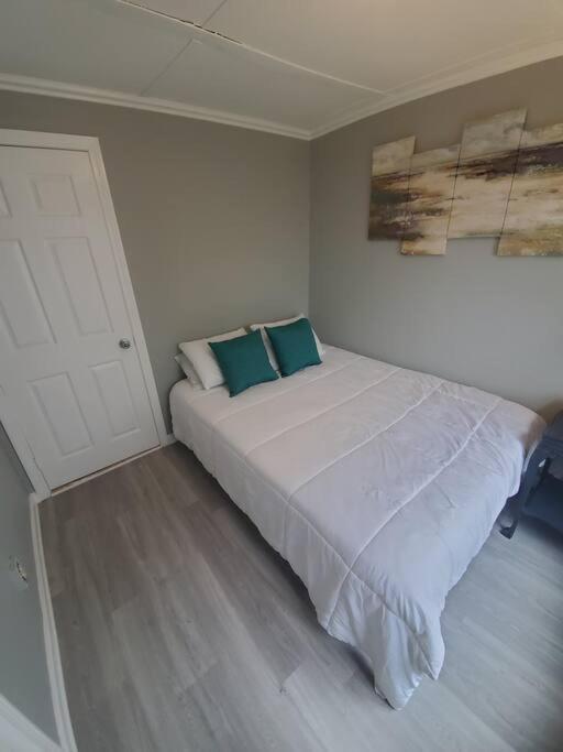 Beachy Bay Breeze Bungalow 2Br With Parking And Close To Many Amenities. West Haven Exterior foto